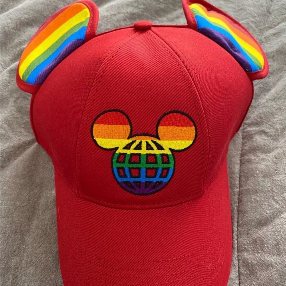 Disney Rainbow Mickey Mouse hat